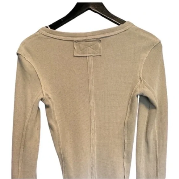 🆕WOT Free People Henley in Oatmeal - Picture 8 of 11